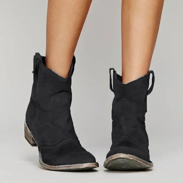 Thalia | Stylish Vintage Cowboy
