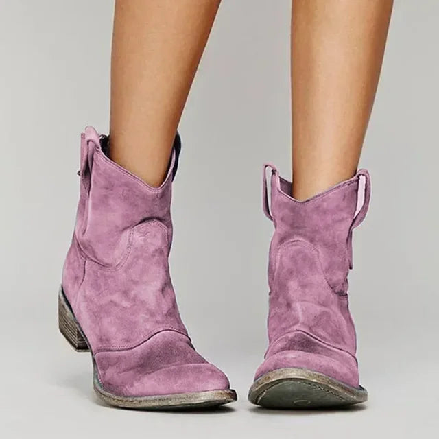 Thalia | Stylish Vintage Cowboy